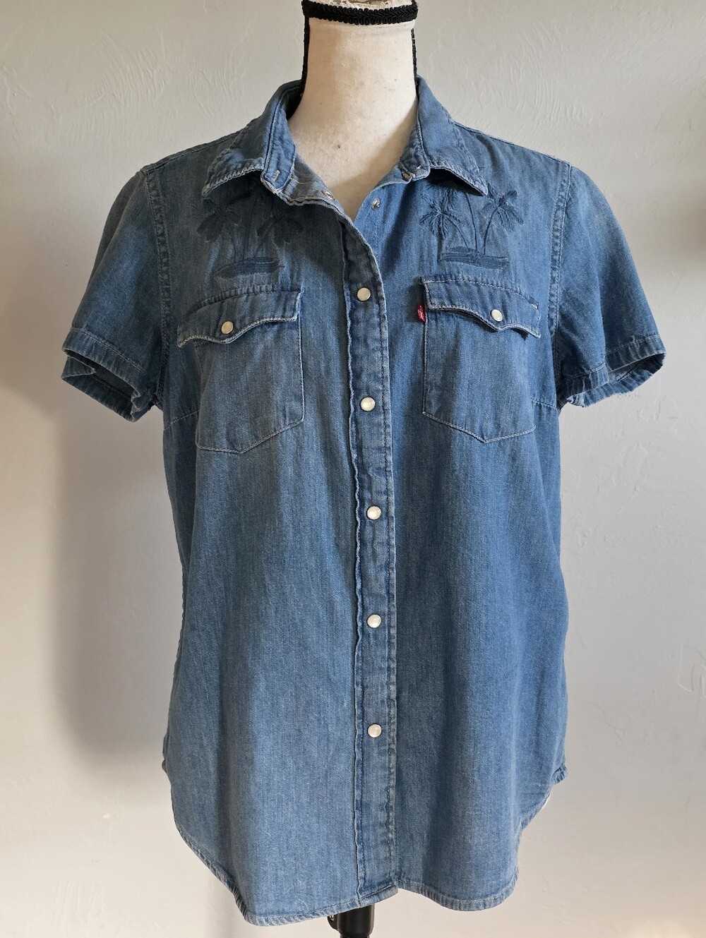 Levi's Short Sleeve Embroidered Western Denim Shirt Blue Palm Tree Size Medium